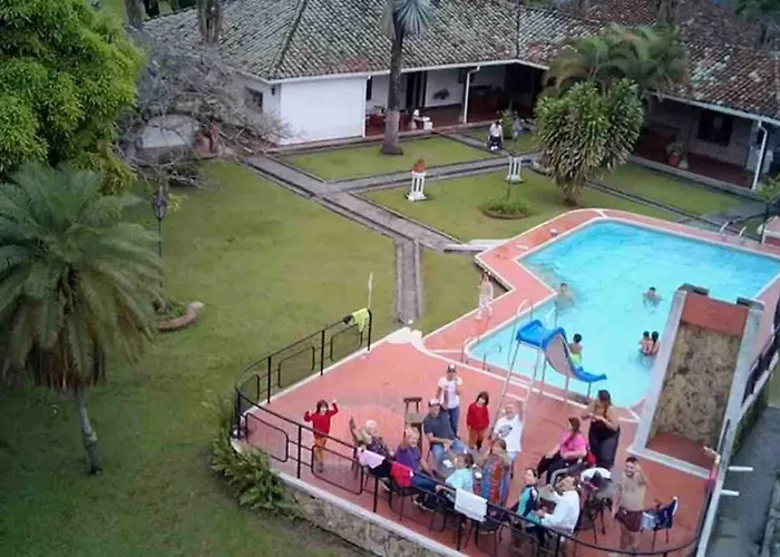 Hermosa Y Tranquila Finca Con Piscina