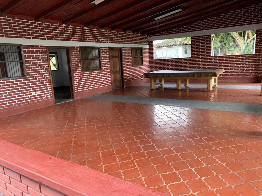 Hermosa Y Tranquila Con Piscina *