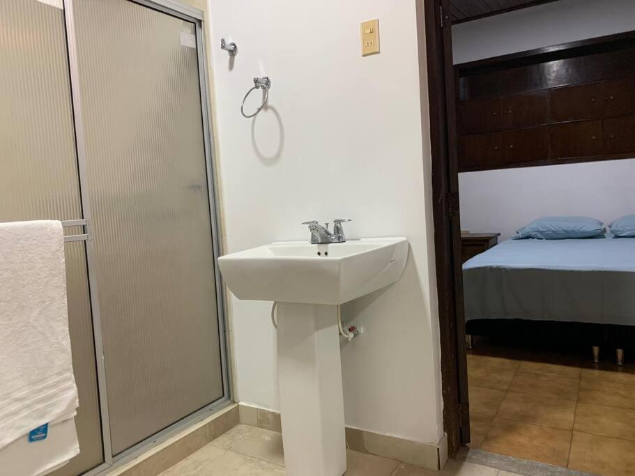 Hermosa Y Tranquila Con Piscina Villa *