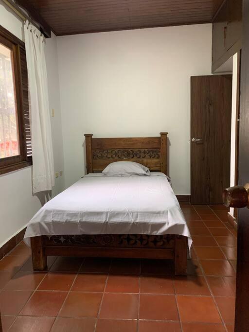 Hermosa Y Tranquila Con Piscina Villa Ginebra